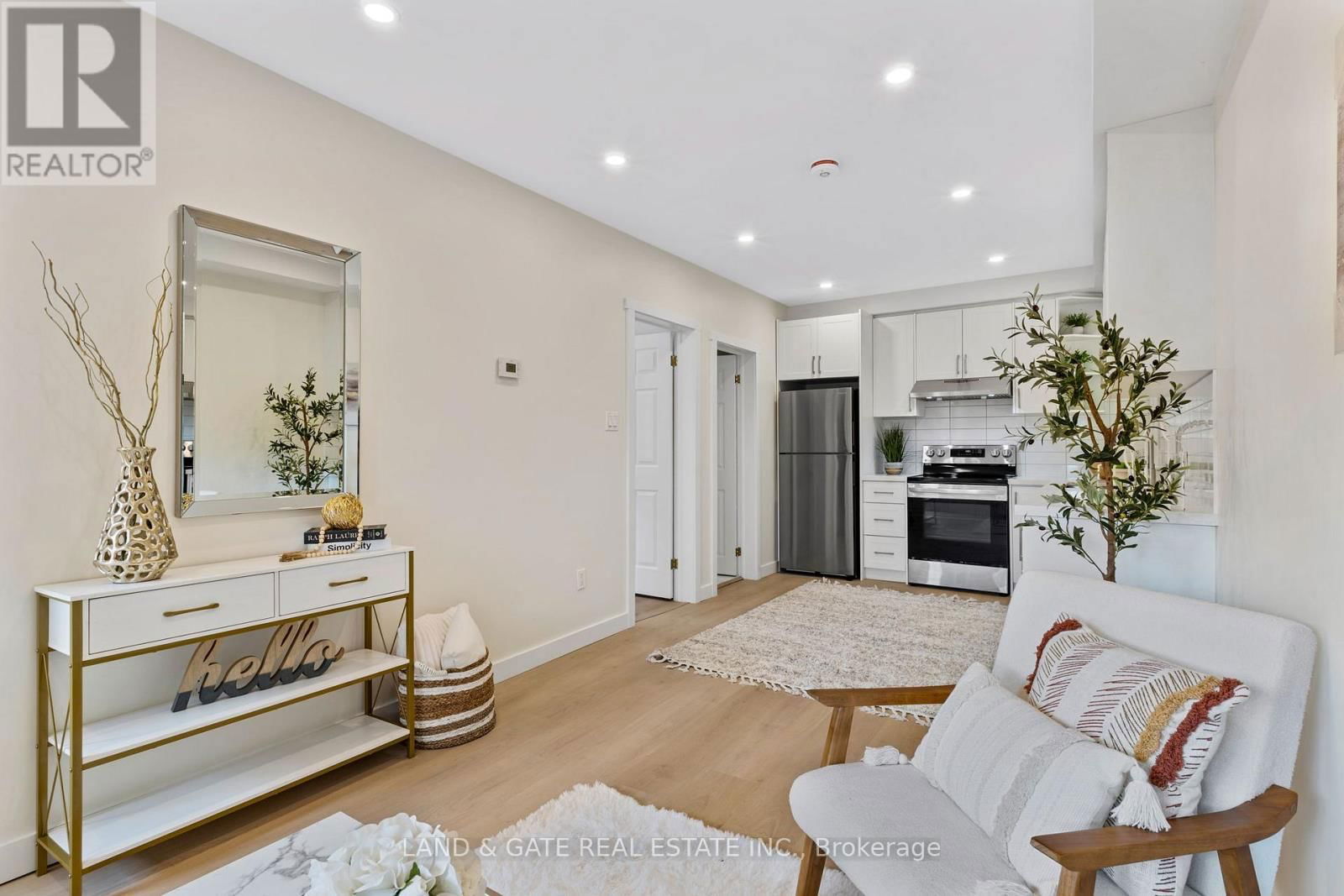 4 - 477 MONTRAVE AVENUE Image 5