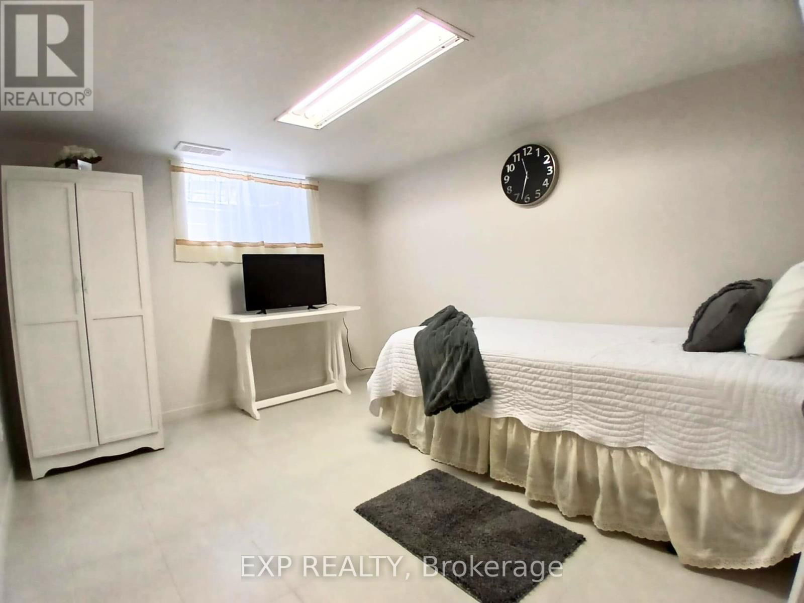 Lower - 931 PAPE AVENUE Image 1
