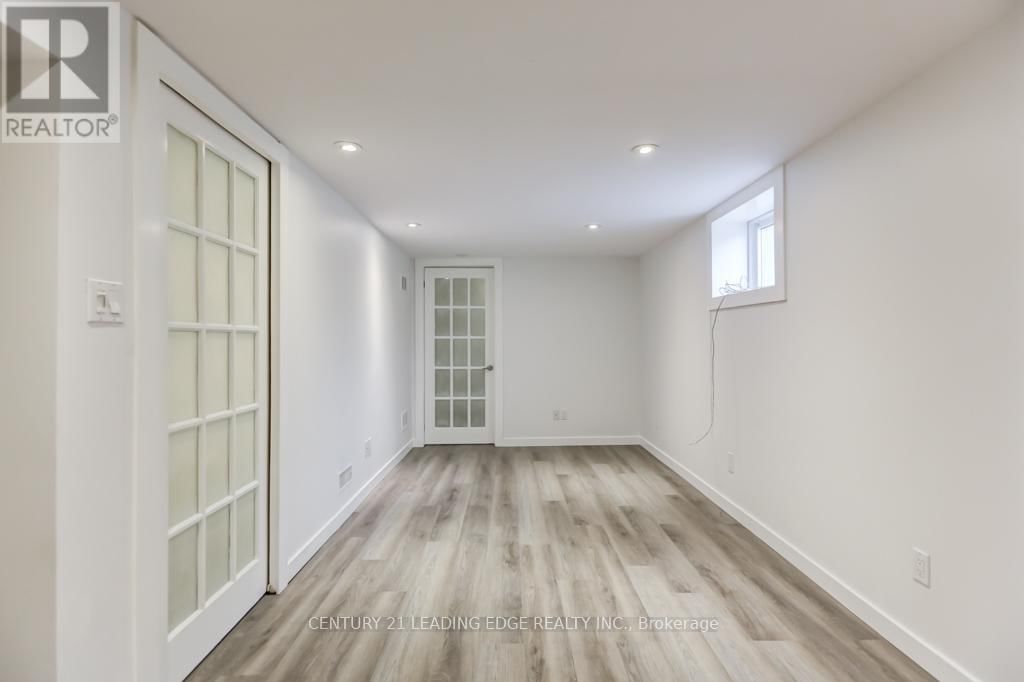Lower - 104 LESLIE STREET Image 10