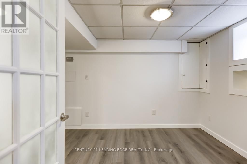 Lower - 104 LESLIE STREET Image 14