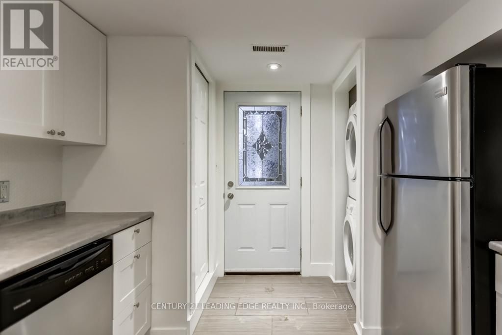 Lower - 104 LESLIE STREET Image 3
