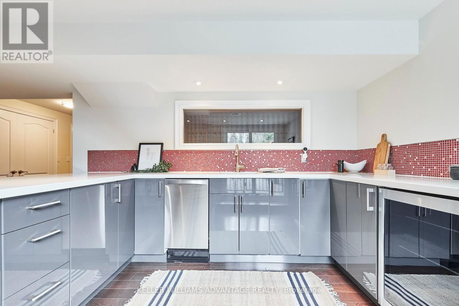 5 LAURA ELLIS COURT Image 31