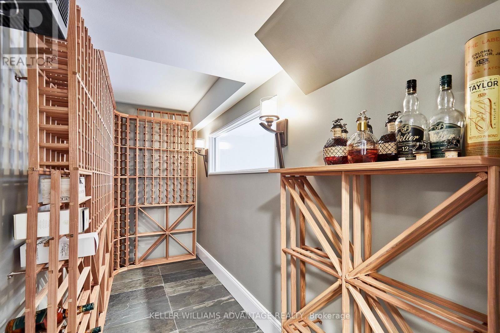 5 LAURA ELLIS COURT Image 35