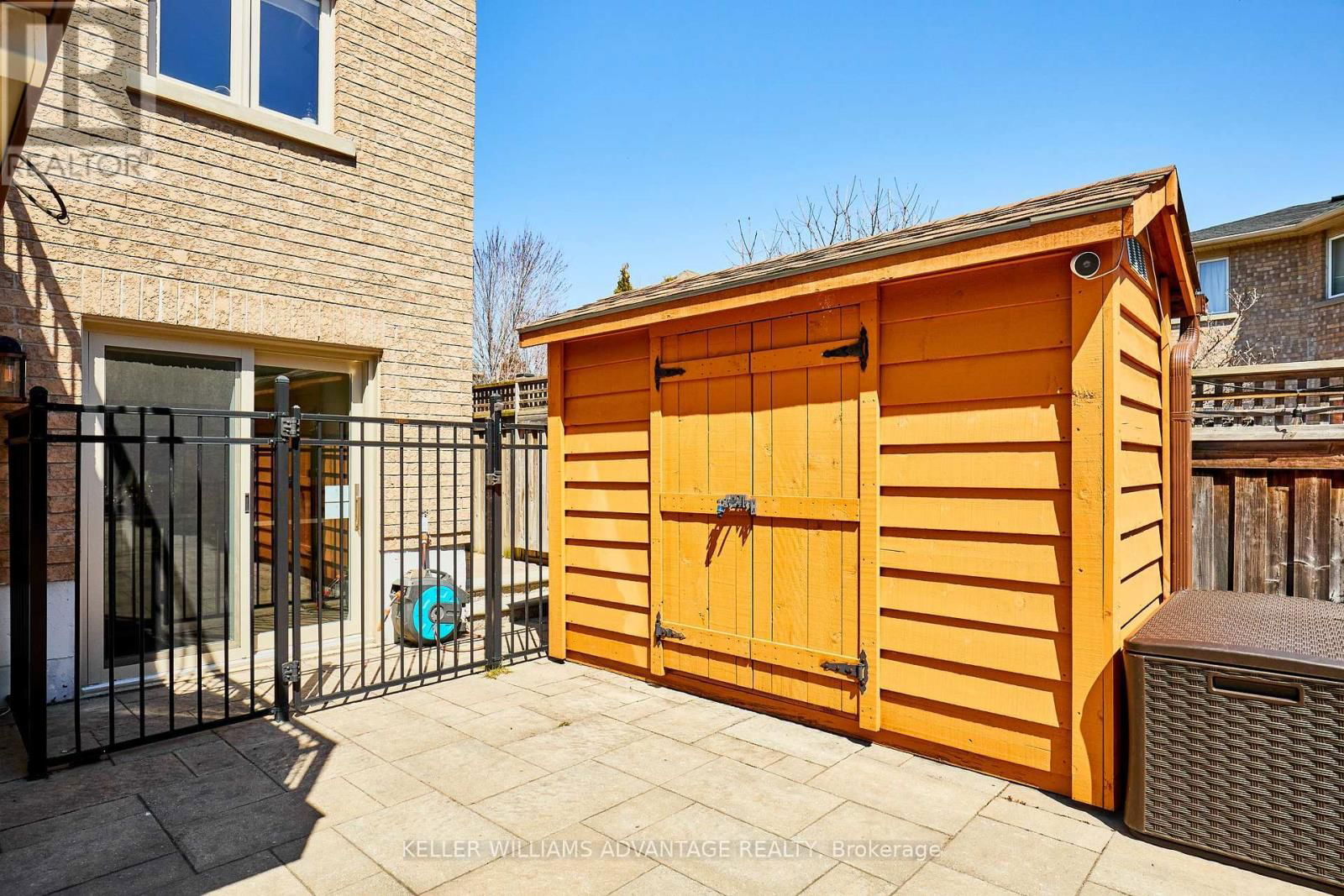 5 LAURA ELLIS COURT Image 44