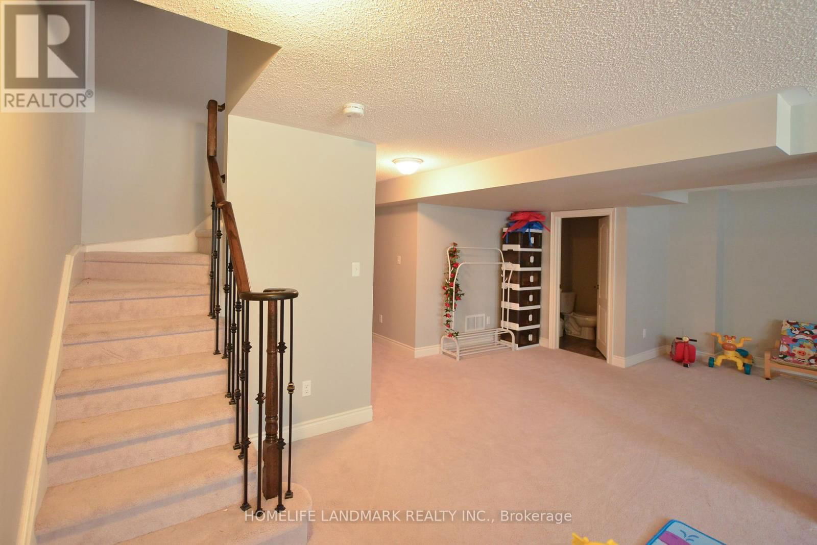 2297 HACKETT PLACE Image 38