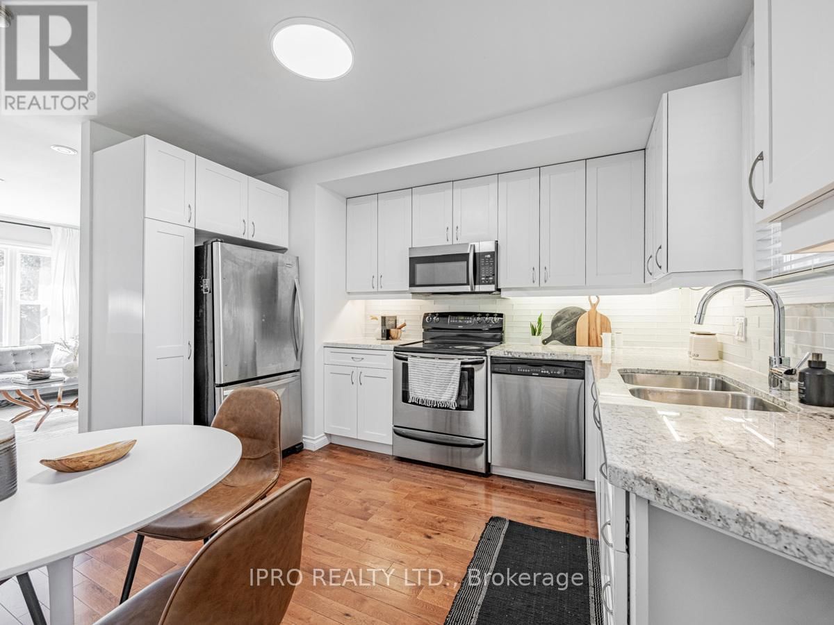 22 QUEENSDALE AVENUE Image 17