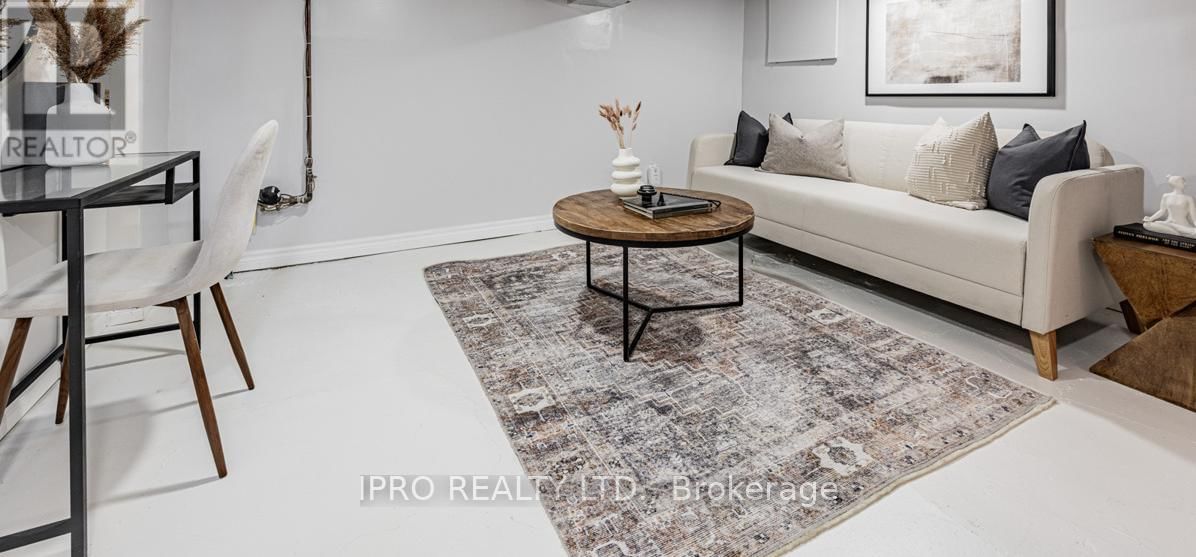 22 QUEENSDALE AVENUE Image 25