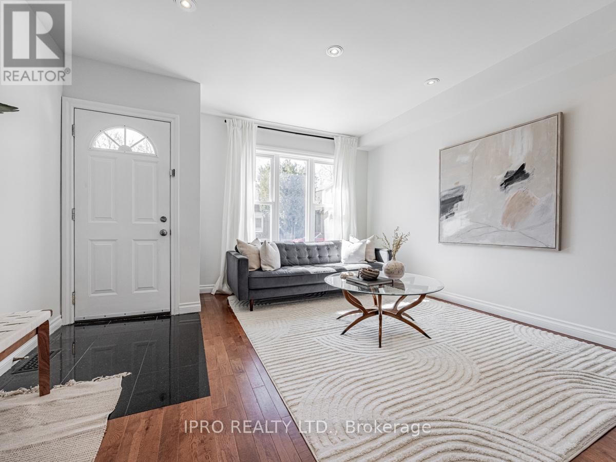 22 QUEENSDALE AVENUE Image 5