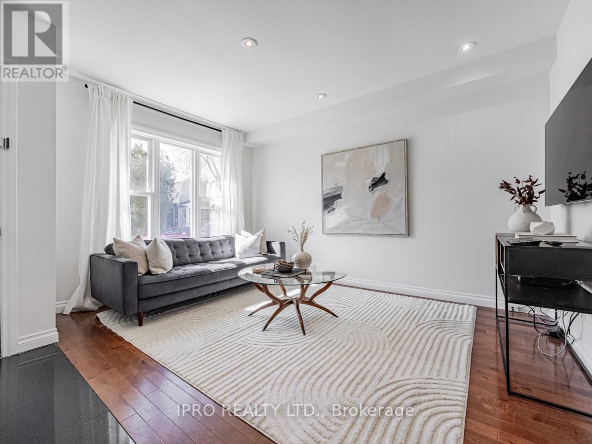 22 QUEENSDALE AVENUE Image 6