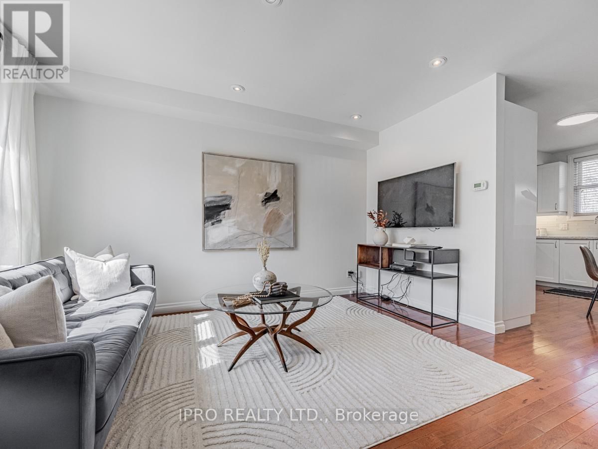 22 QUEENSDALE AVENUE Image 7