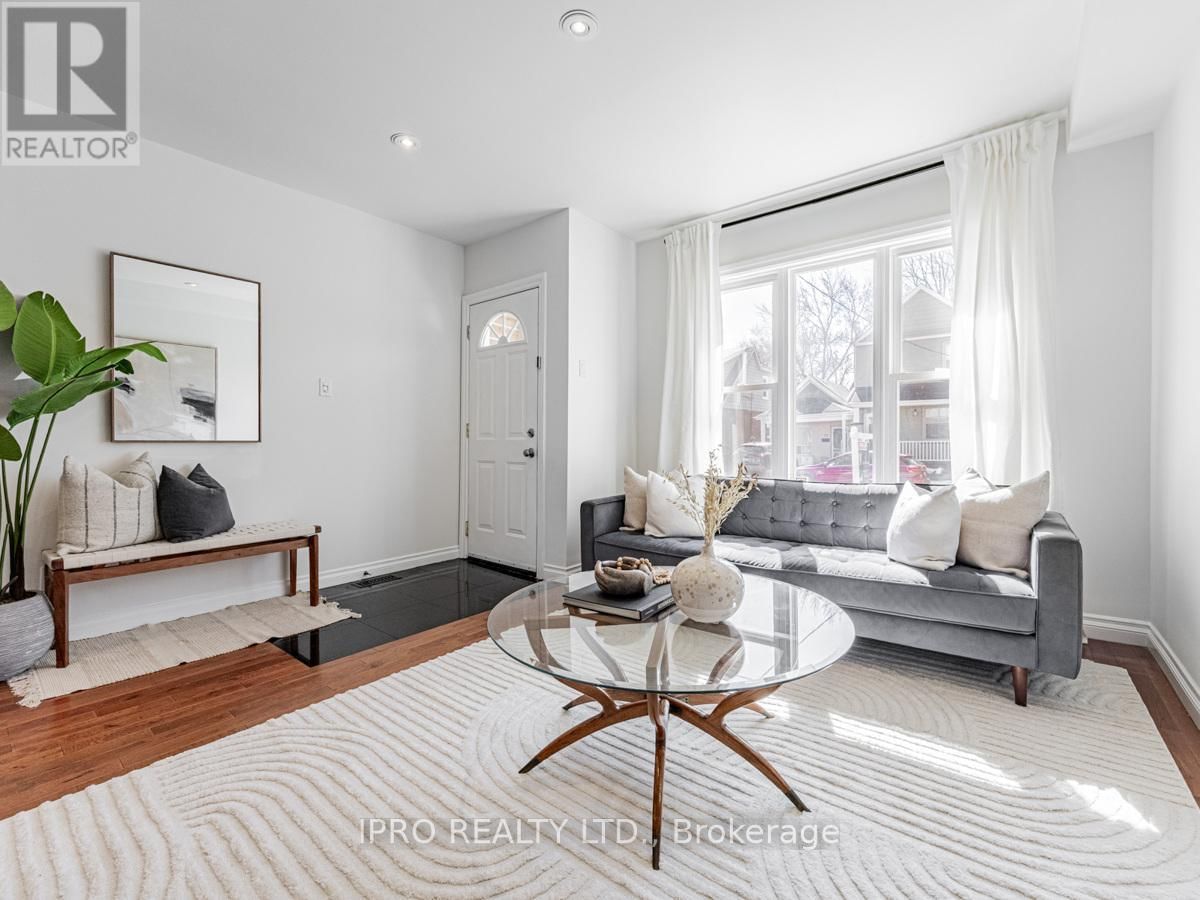 22 QUEENSDALE AVENUE Image 9