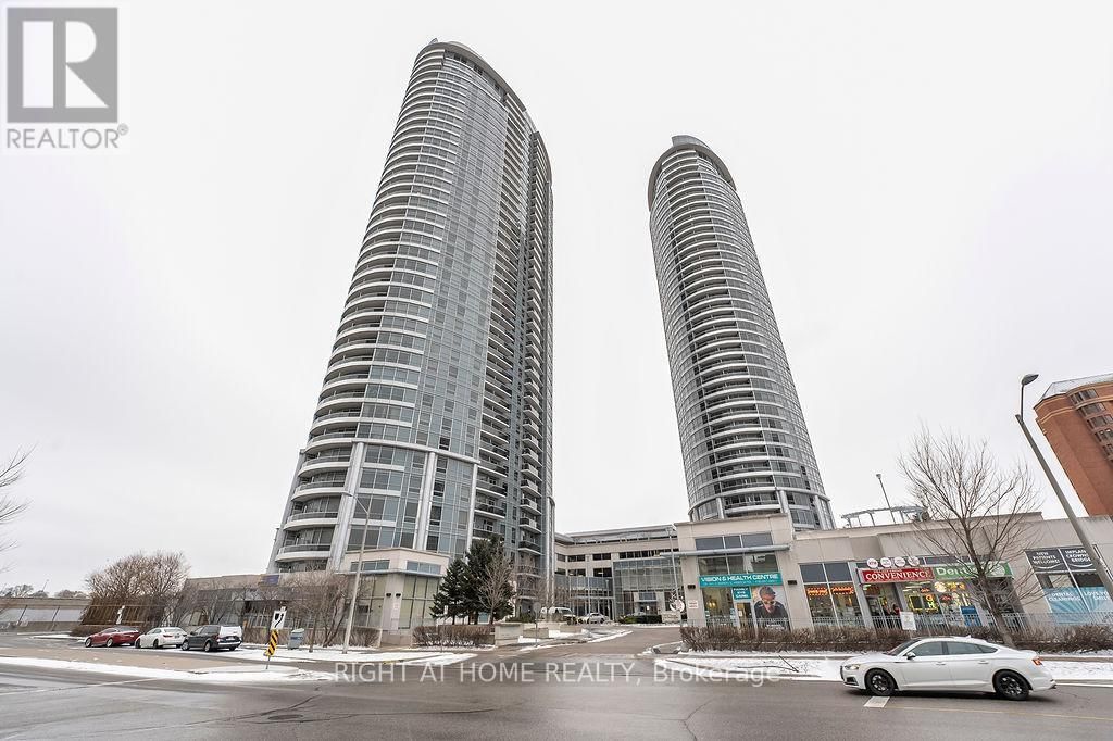 621 - 135 VILLAGE GREEN SQUARE Image 19