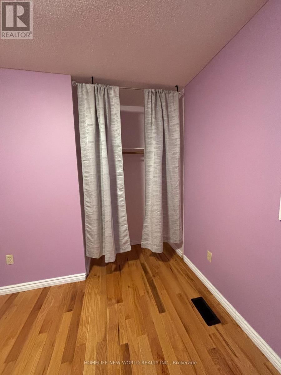 upper - 66 MACDERMOTT DRIVE Image 8
