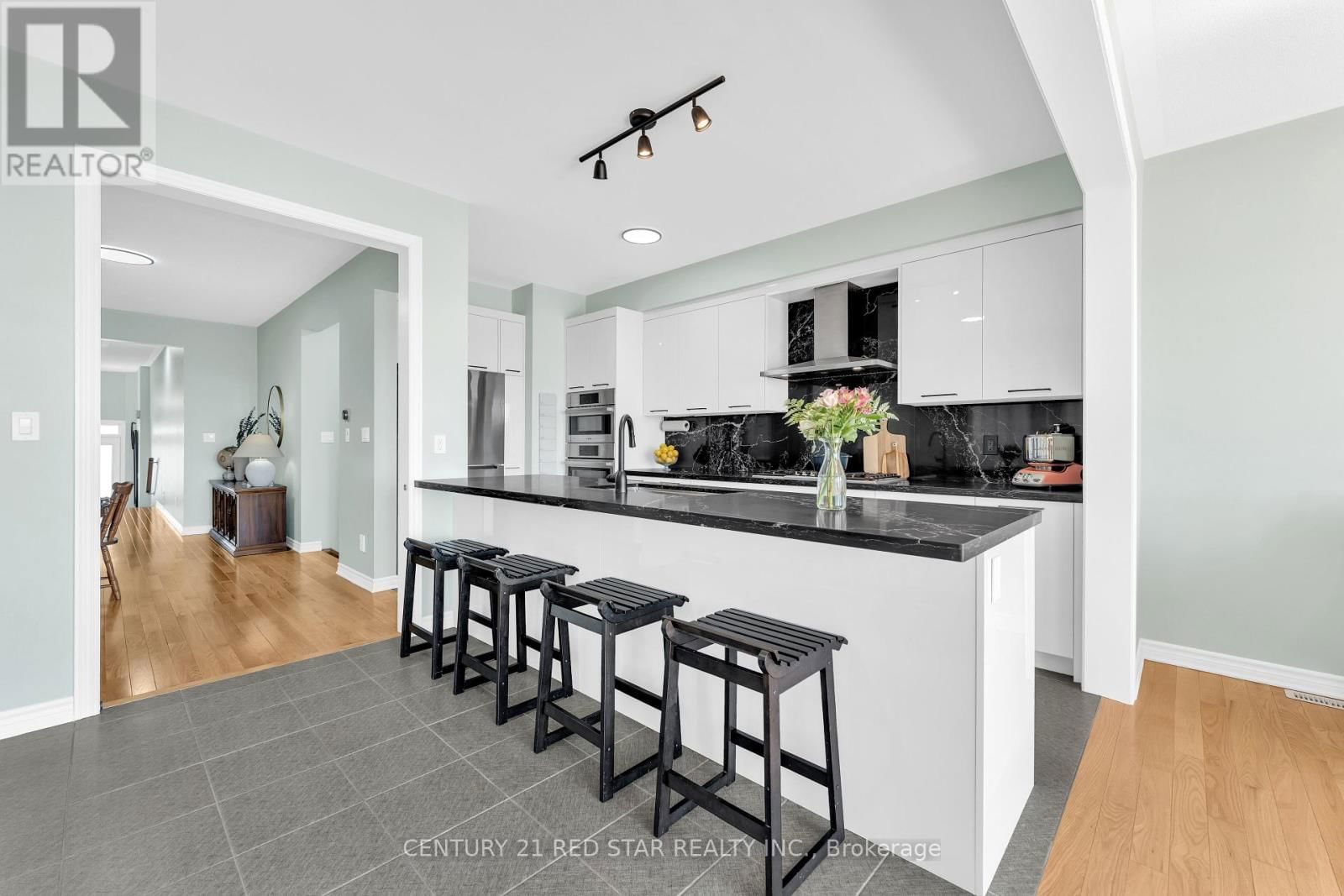 104 CLOSSON DRIVE Image 12