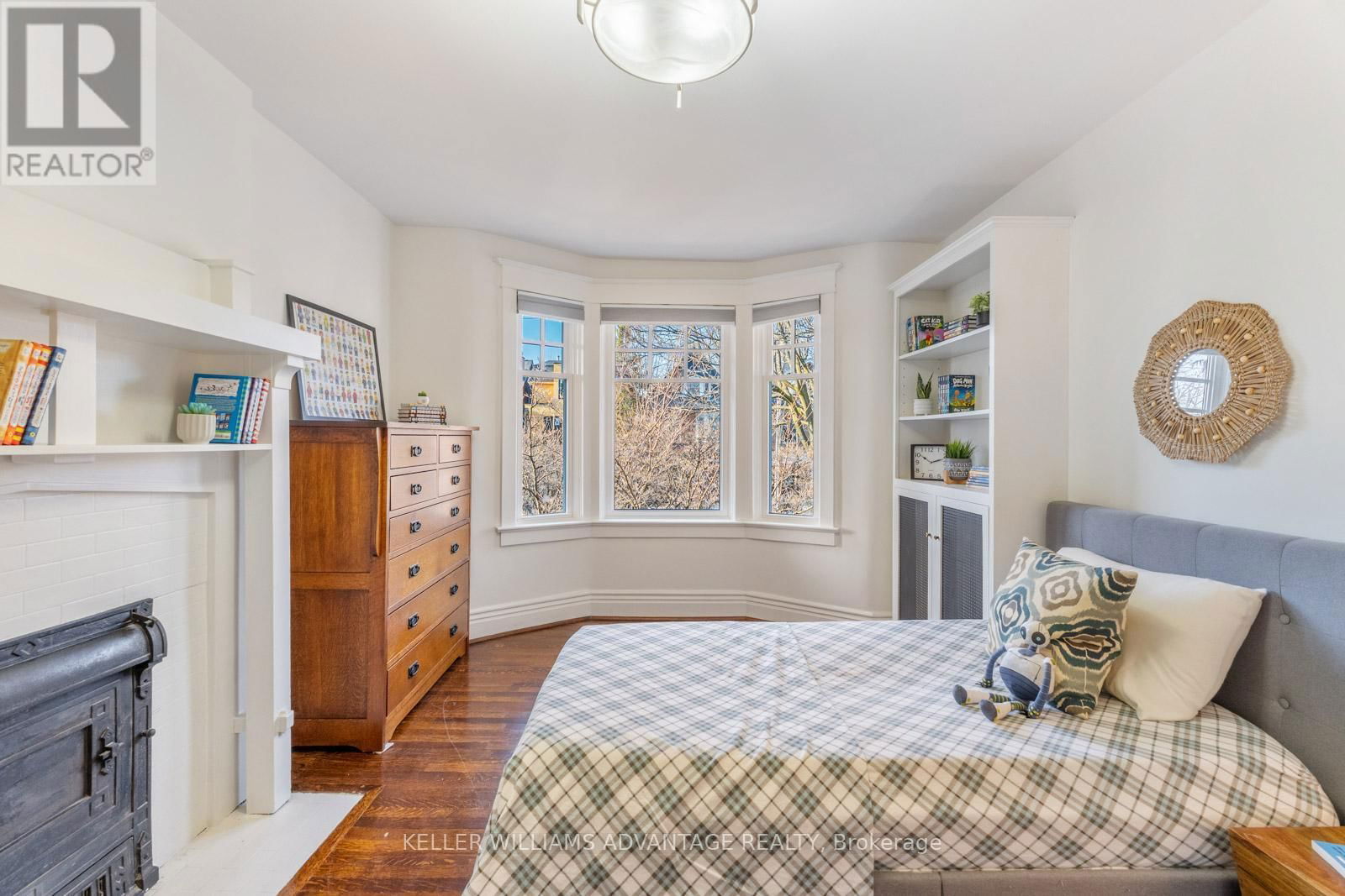101 DIXON AVENUE Image 29