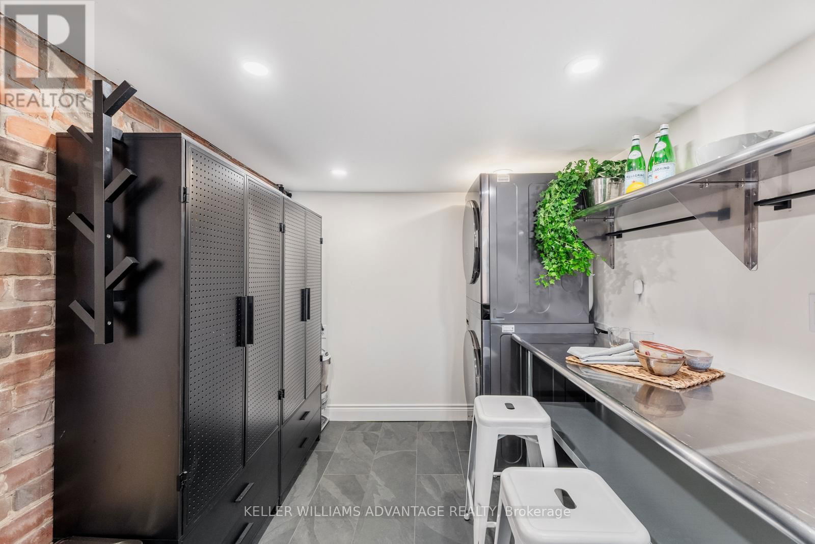 101 DIXON AVENUE Image 38