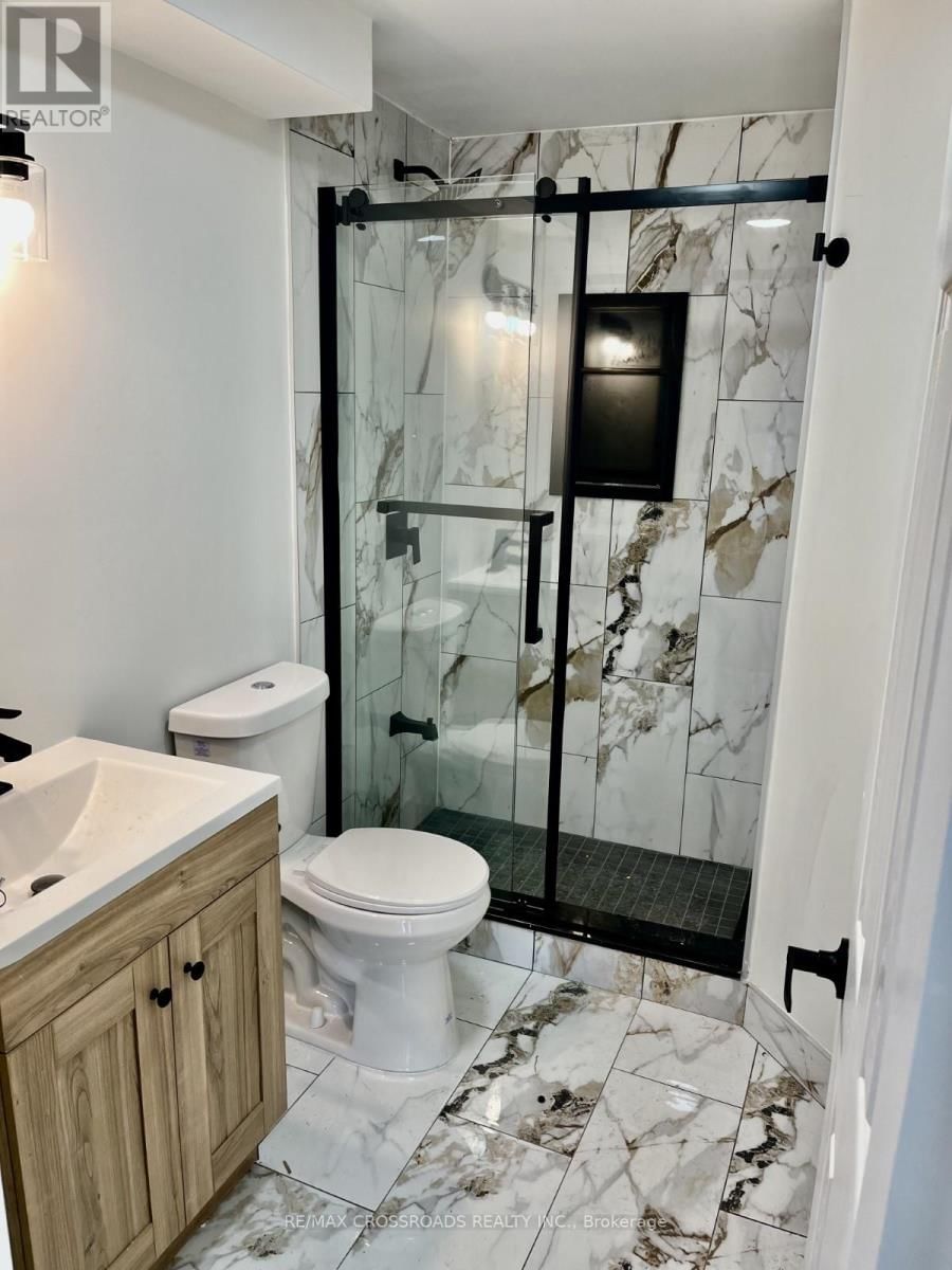 1053 CAMEO STREET Image 14