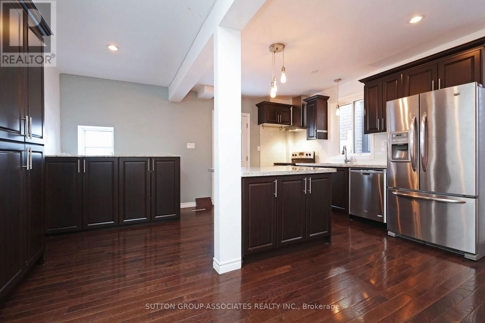 Upper - 20 ASHDALE AVENUE Image 10
