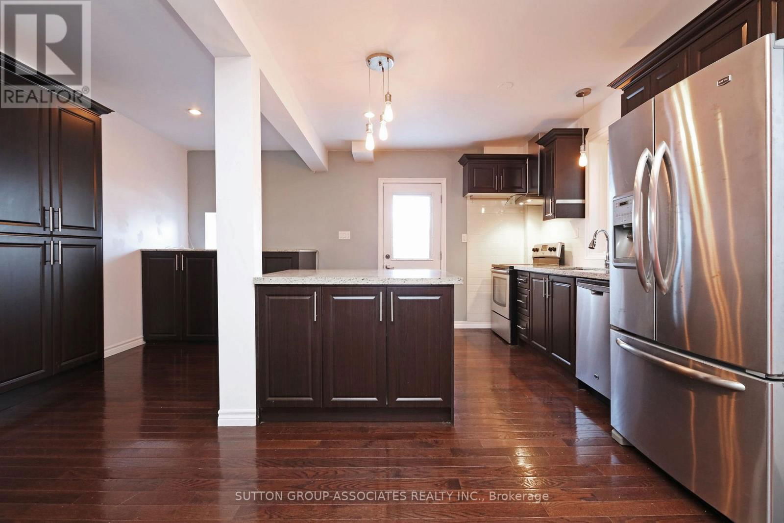 Upper - 20 ASHDALE AVENUE Image 11