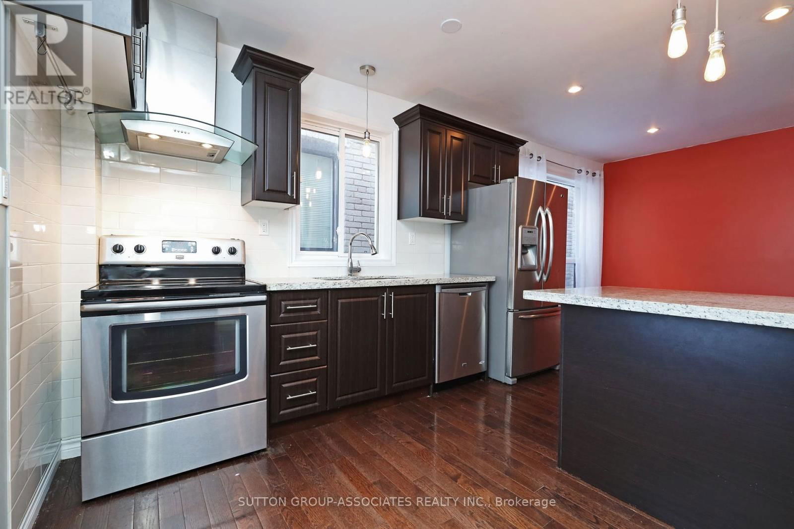 Upper - 20 ASHDALE AVENUE Image 15