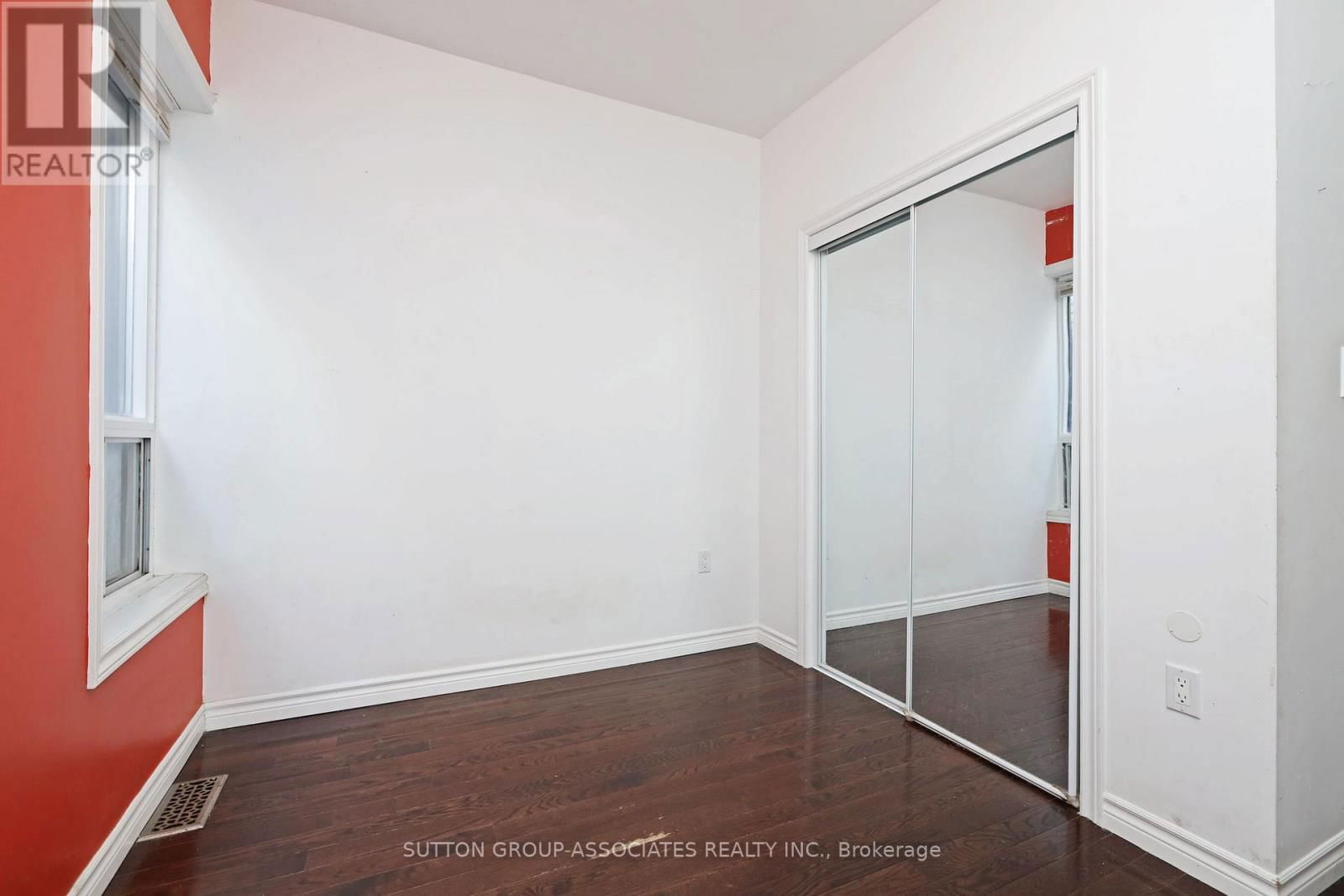 Upper - 20 ASHDALE AVENUE Image 22