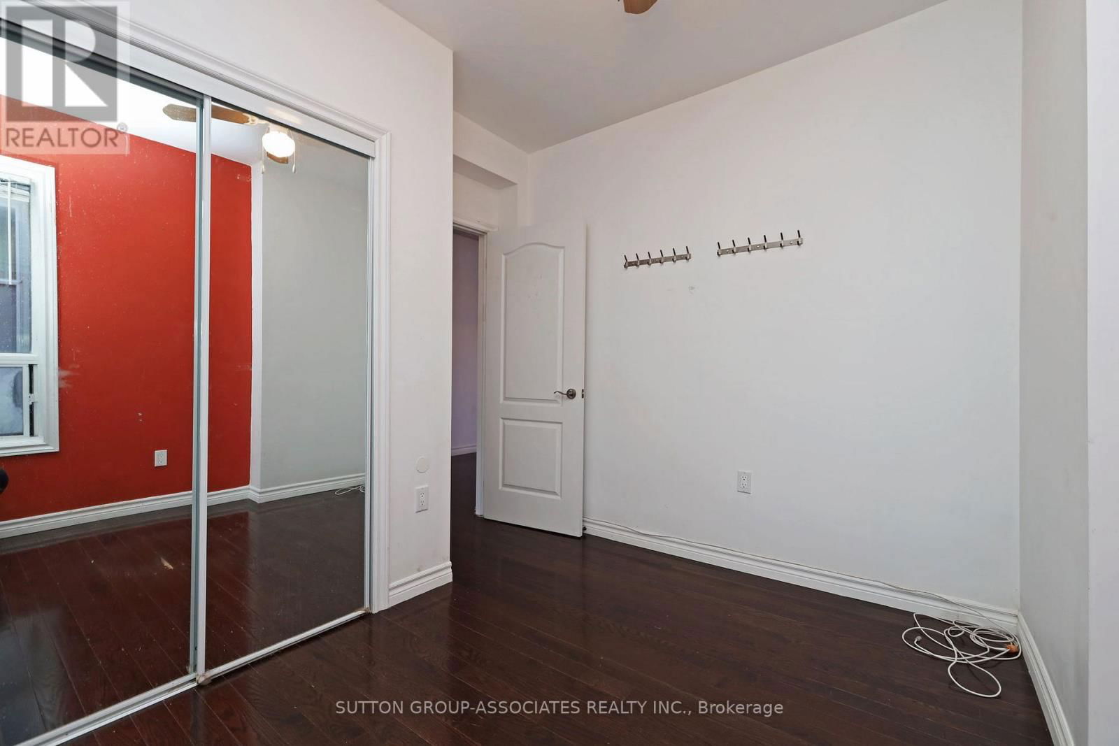 Upper - 20 ASHDALE AVENUE Image 23