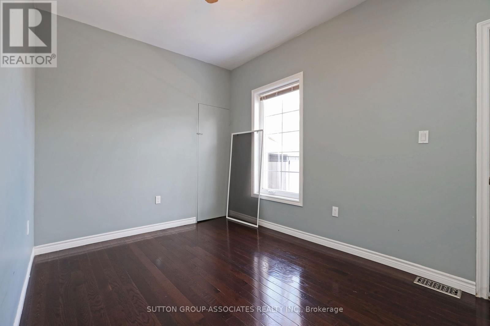 Upper - 20 ASHDALE AVENUE Image 24