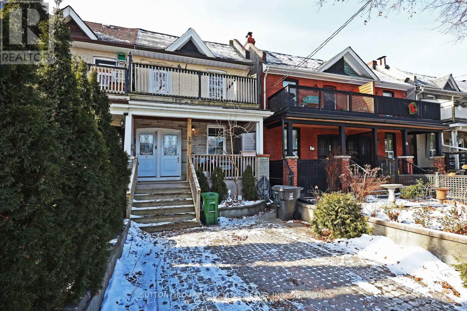 Upper - 20 ASHDALE AVENUE Image 3