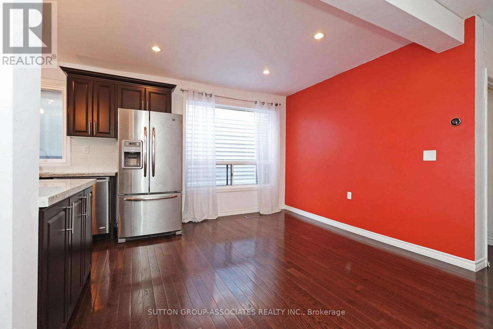 Upper - 20 ASHDALE AVENUE Image 6