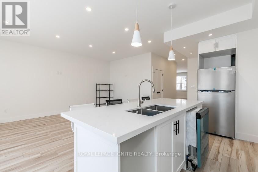 781 OLIVA STREET Image 18