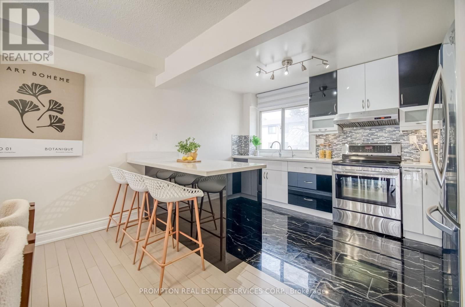 20 - 15 HUNTINGWOOD DRIVE Image 14