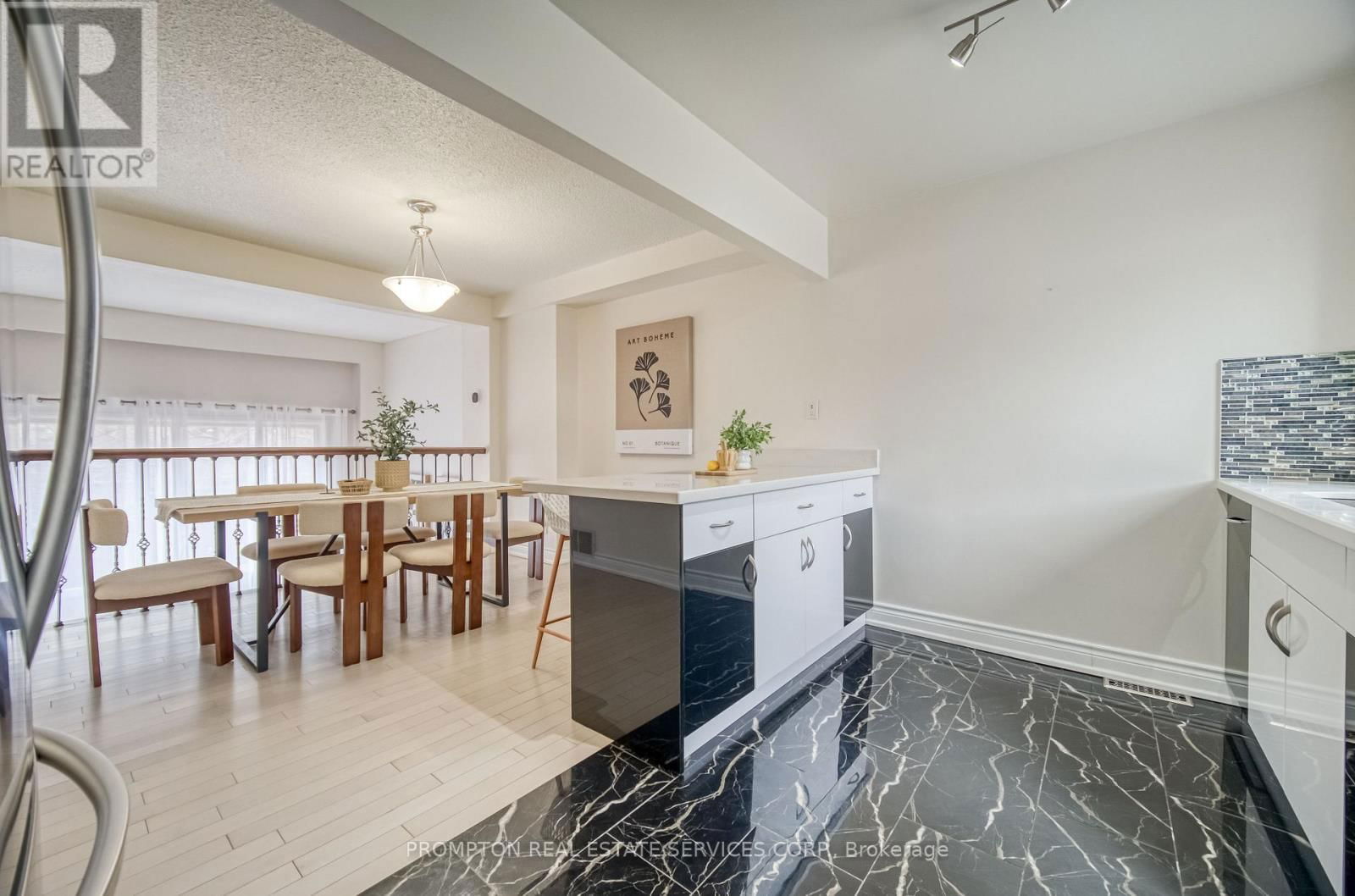 20 - 15 HUNTINGWOOD DRIVE Image 16