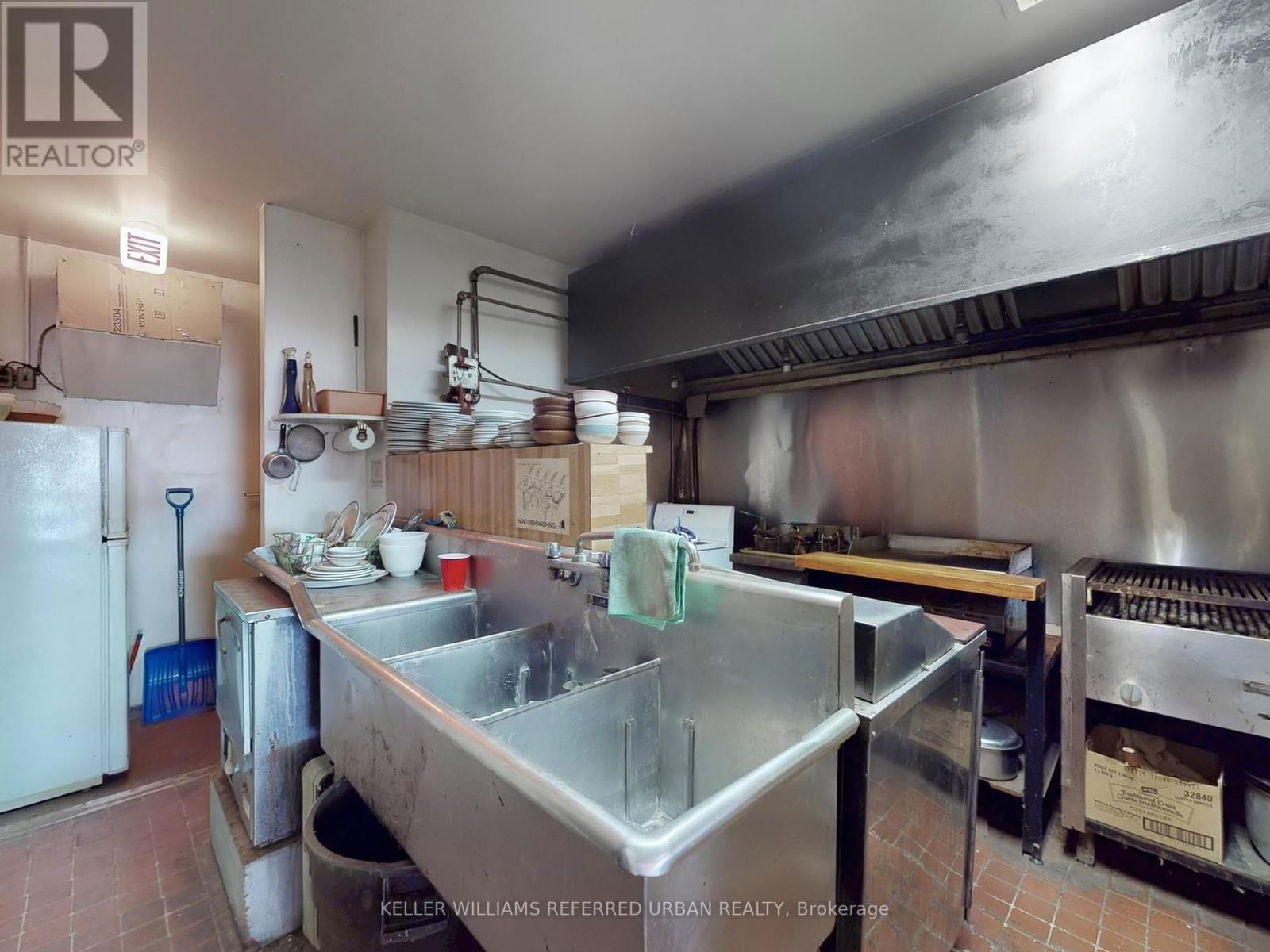 1402 KINGSTON ROAD Image 12