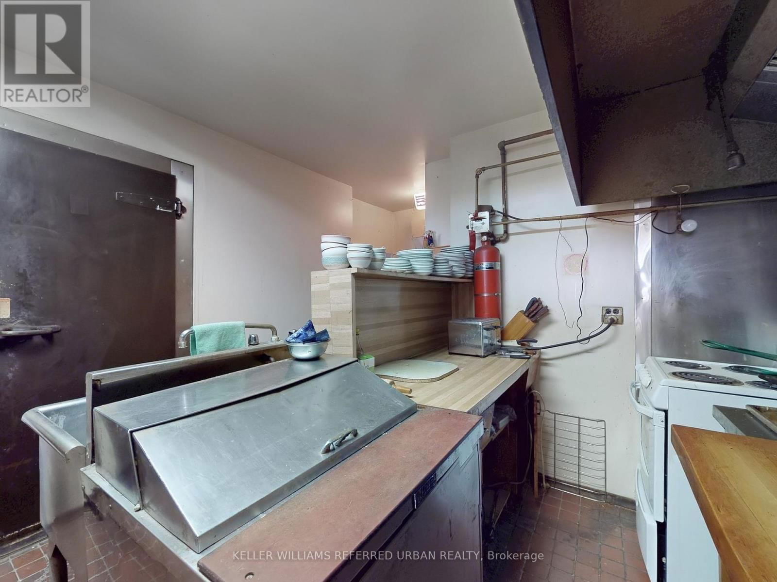 1402 KINGSTON ROAD Image 13