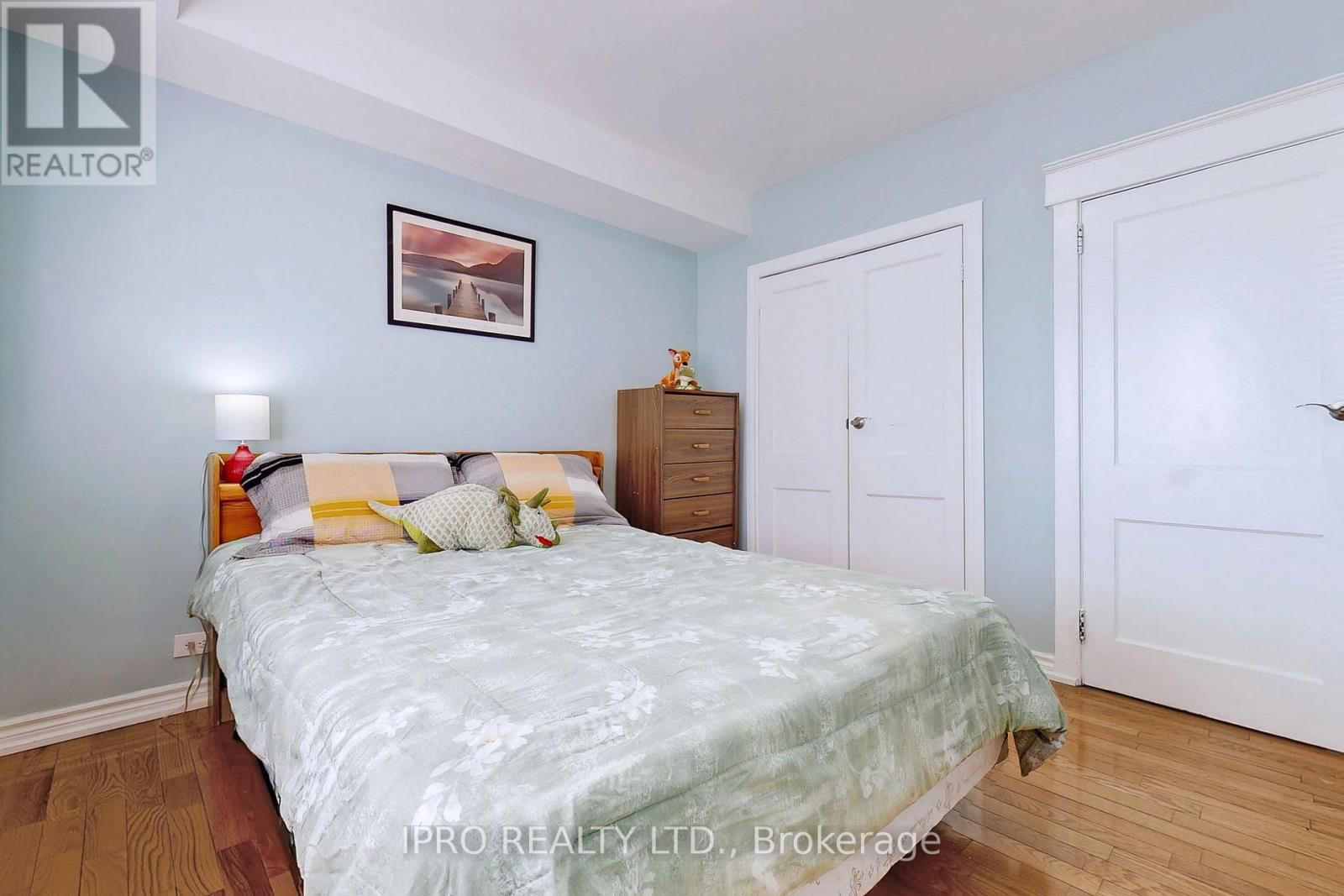 86 OAK PARK AVENUE Image 10