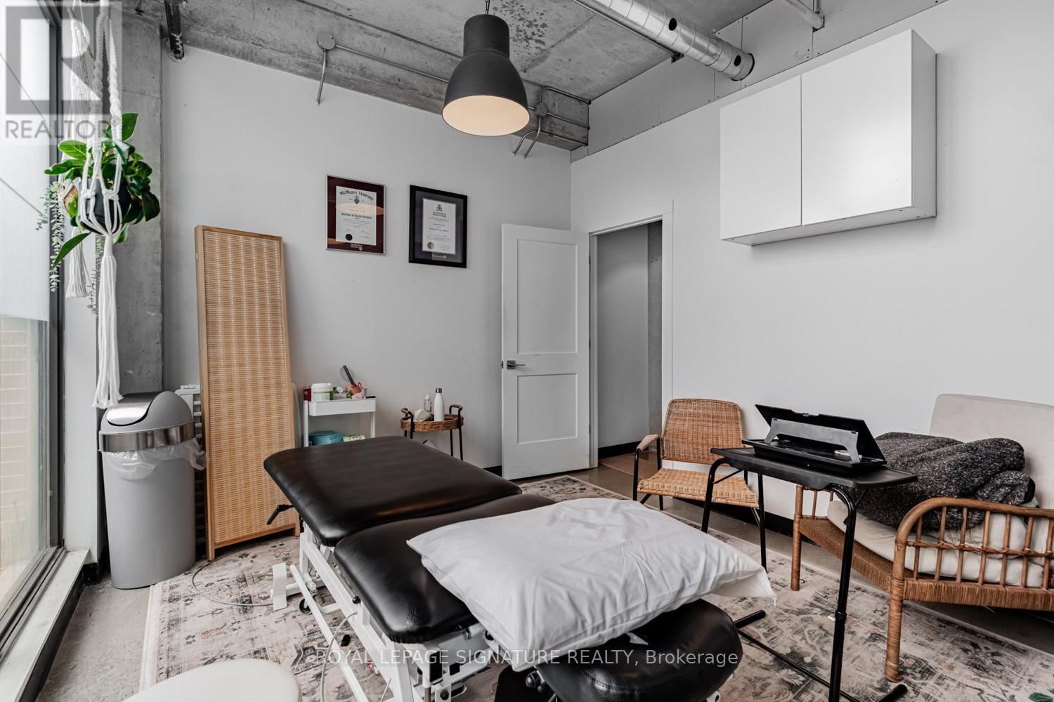 107 - 321 CARLAW AVENUE Image 15