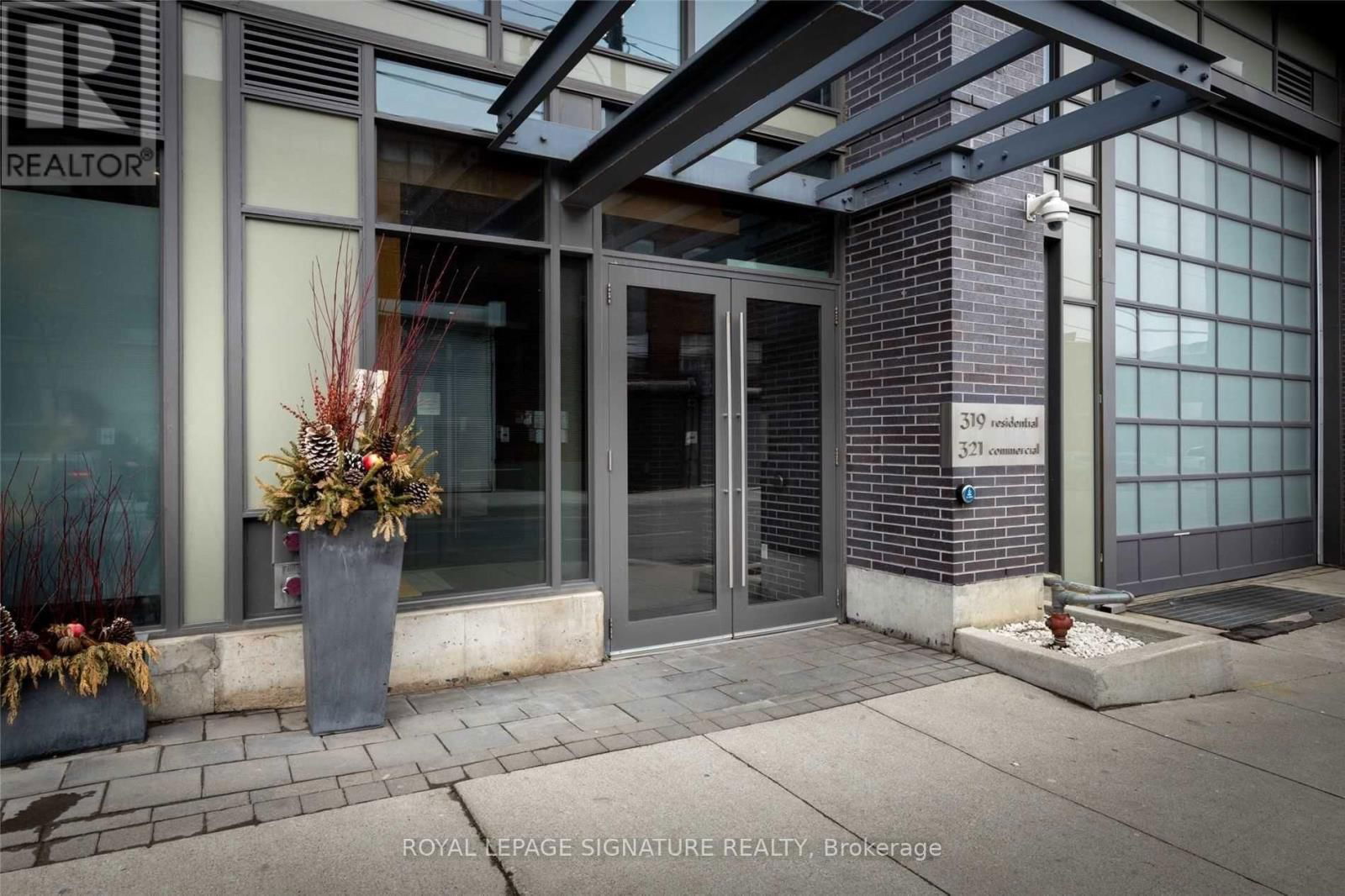 107 - 321 CARLAW AVENUE Image 2