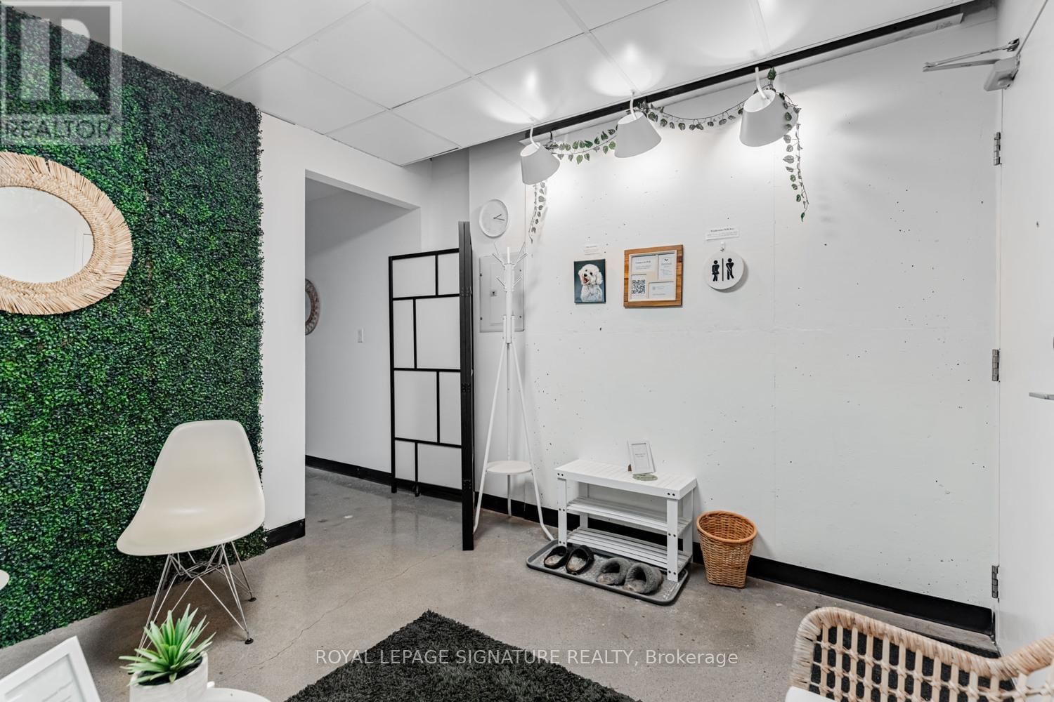107 - 321 CARLAW AVENUE Image 7
