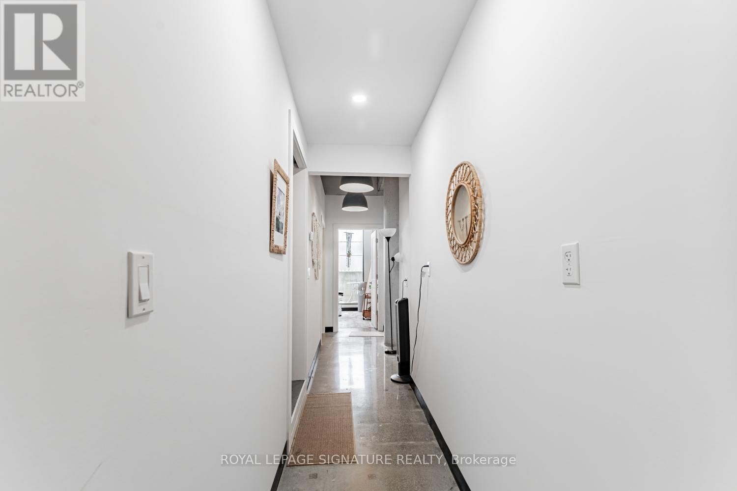 107 - 321 CARLAW AVENUE Image 8