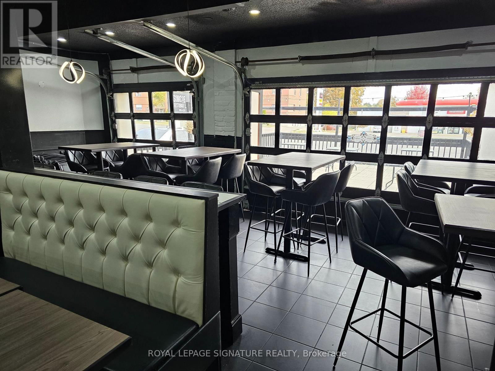 926 SIMCOE STREET NORTH Image 16