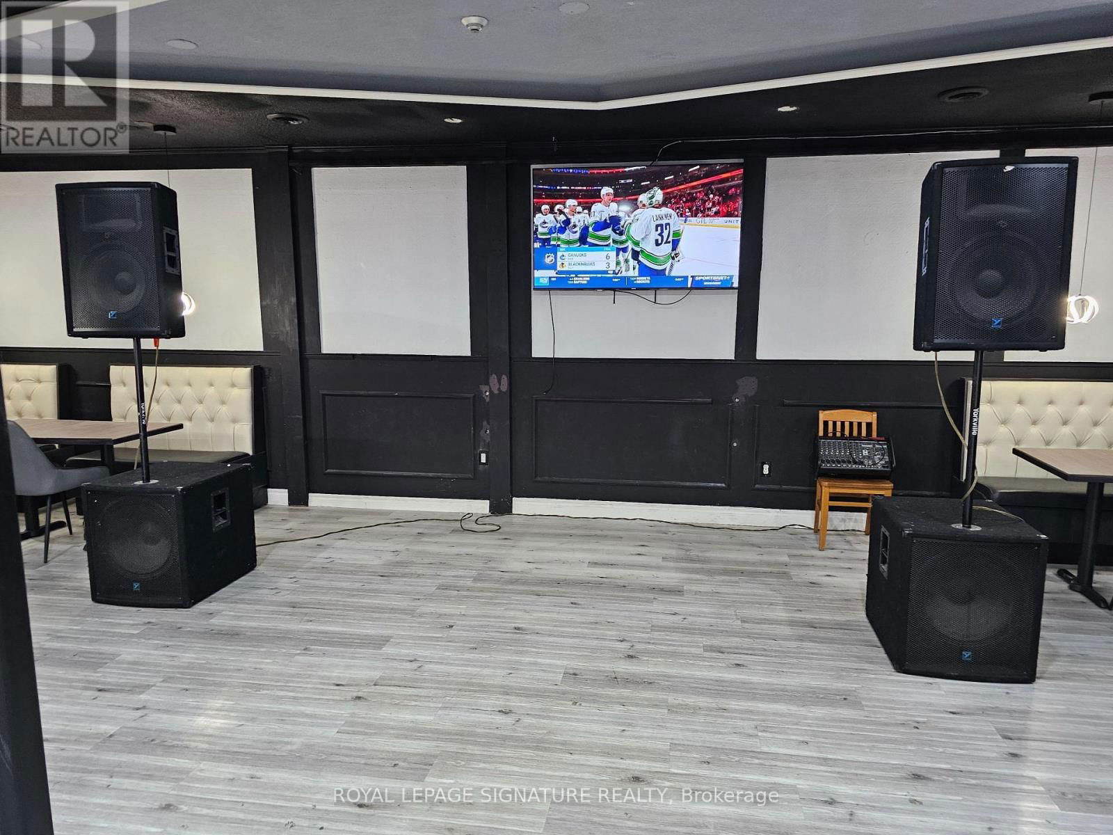 926 SIMCOE STREET NORTH Image 18