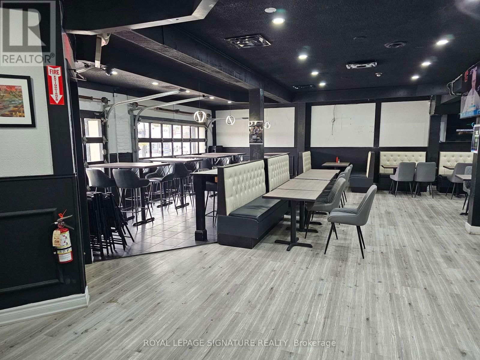 926 SIMCOE STREET NORTH Image 3