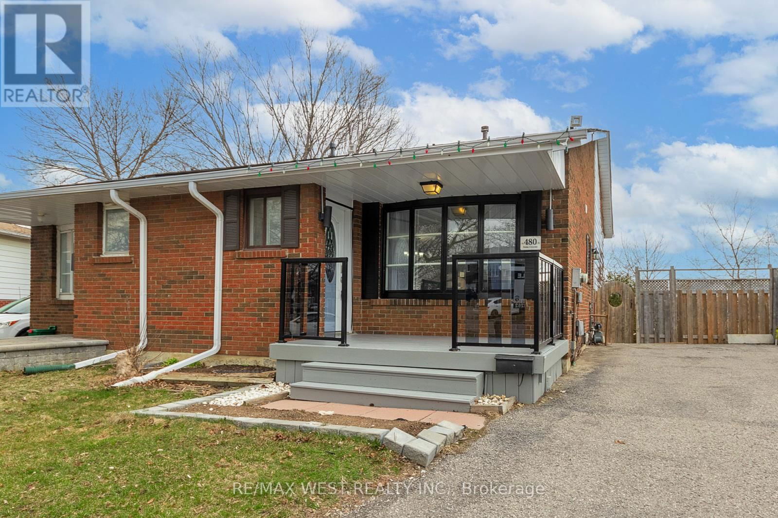 480 SEDAN CRESCENT Image 1