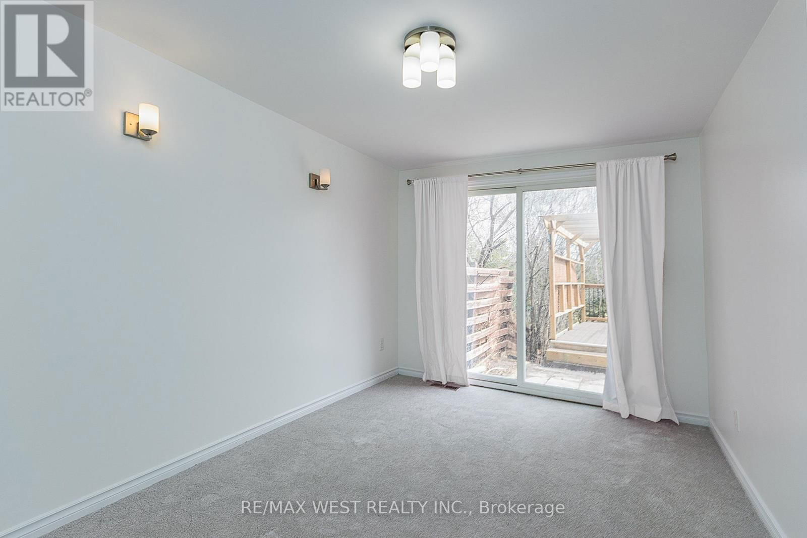 480 SEDAN CRESCENT Image 16