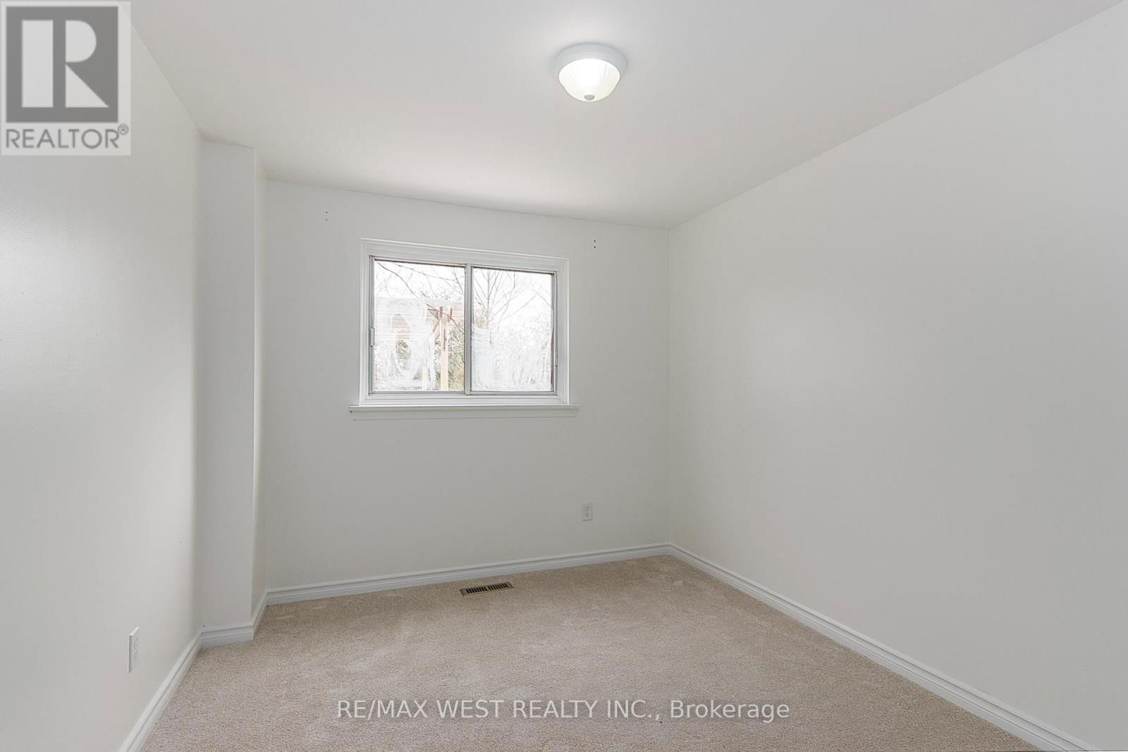 480 SEDAN CRESCENT Image 18