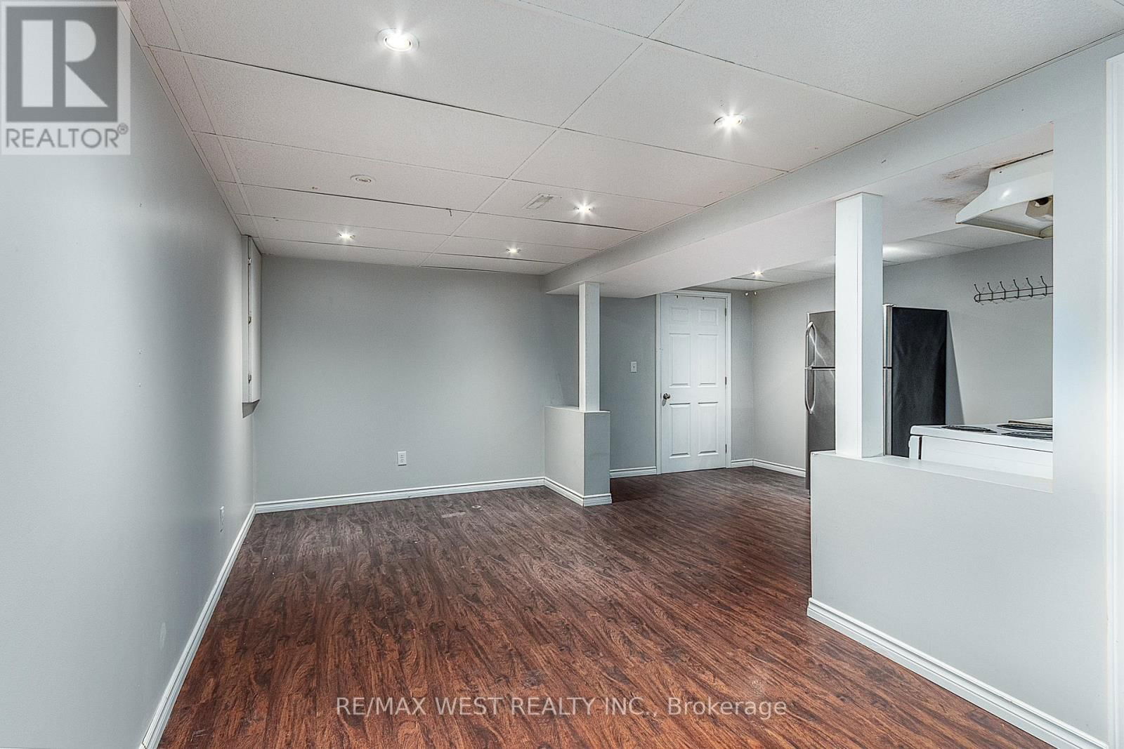 480 SEDAN CRESCENT Image 22