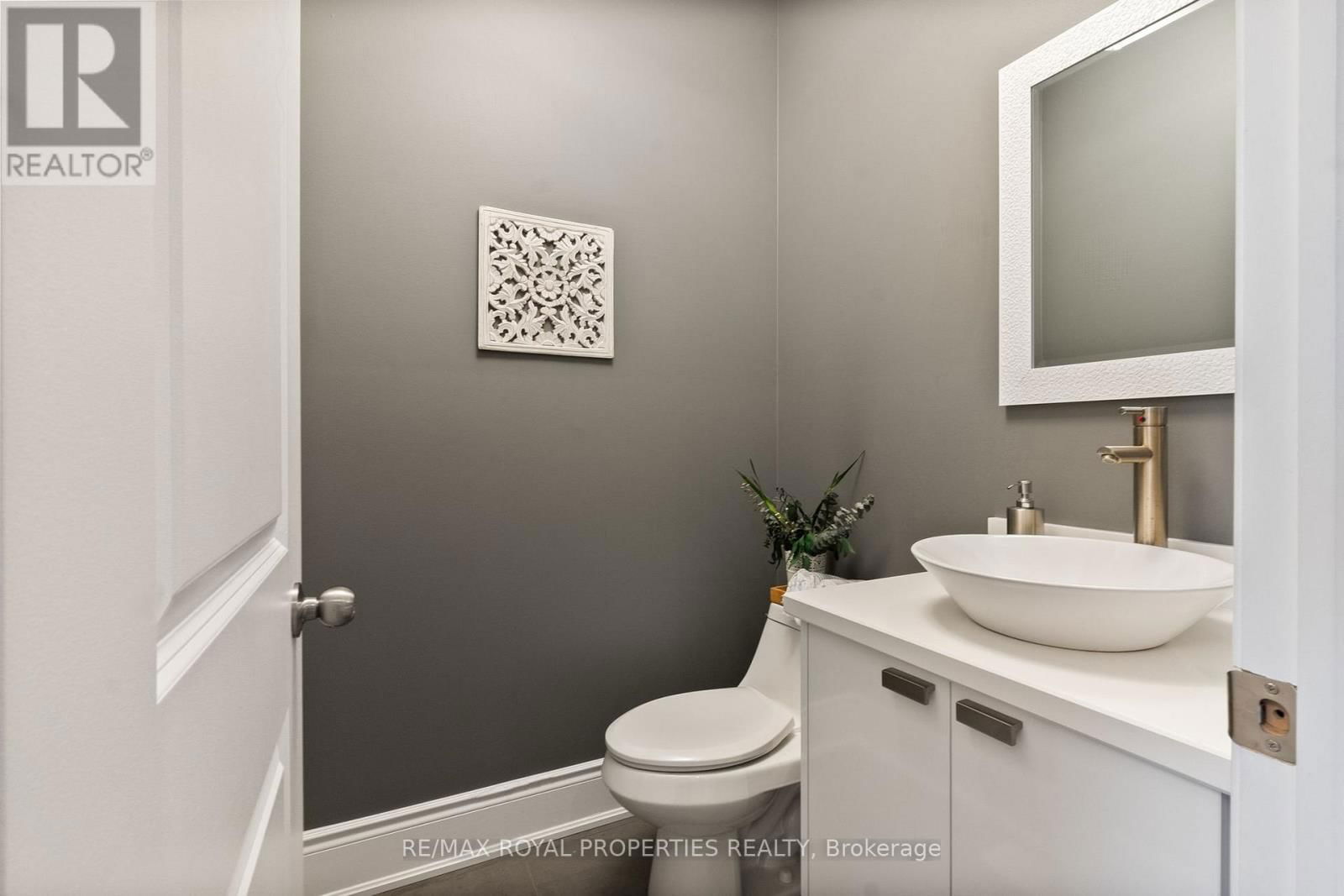 874 WINGARDEN CRESCENT Image 22
