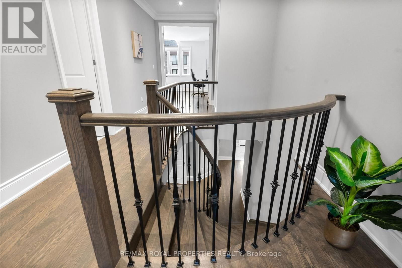 874 WINGARDEN CRESCENT Image 23