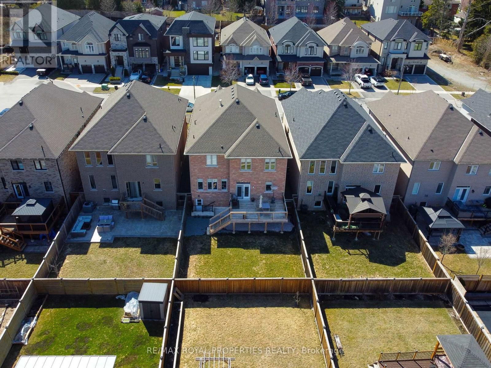 874 WINGARDEN CRESCENT Image 49
