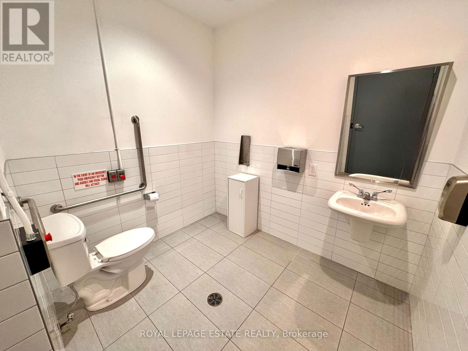 1610 GERRARD STREET EAST Image 7